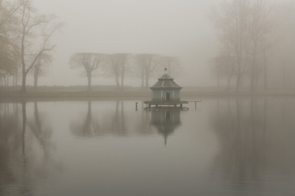 Schlosspark Zabeltitz im Nebel