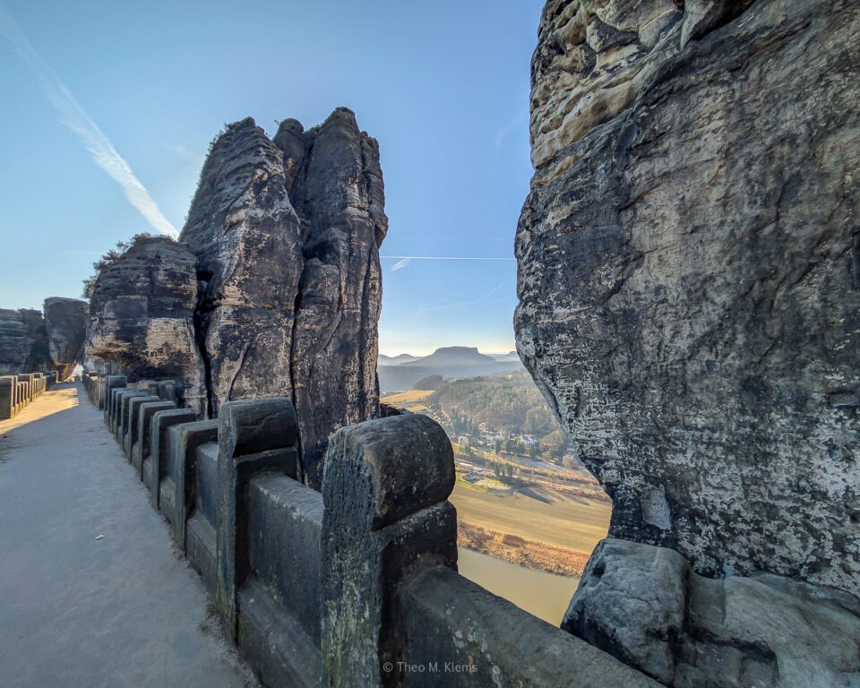 Die Basteibrücke gehört zu den bekanntesten Orten der Sächsischen Schweiz.
