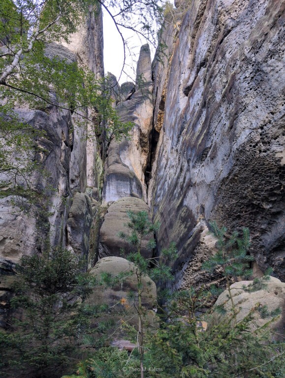 Details im Sandstein beim Wandern – Strukturen und Formen der Landschaft