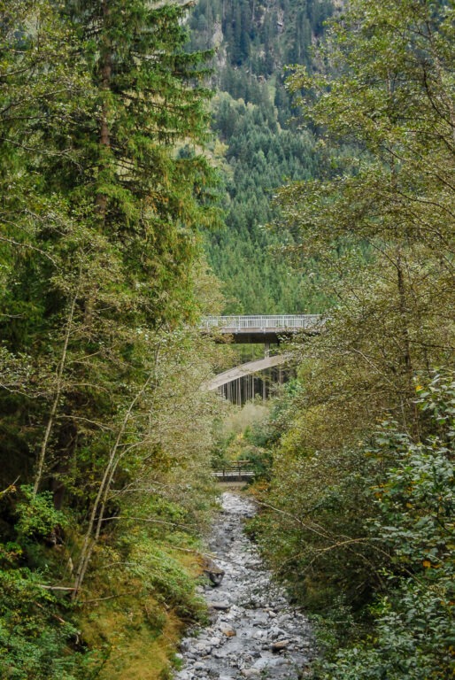 Brücken über den Wildbach entlang des Weges zu den Krimmler Wasserfällen