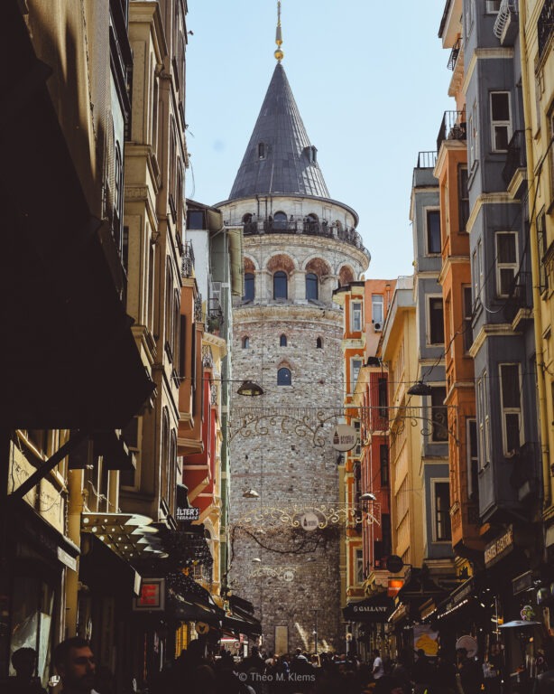 Galataturm auf der asiatischen Seite von Istanbul