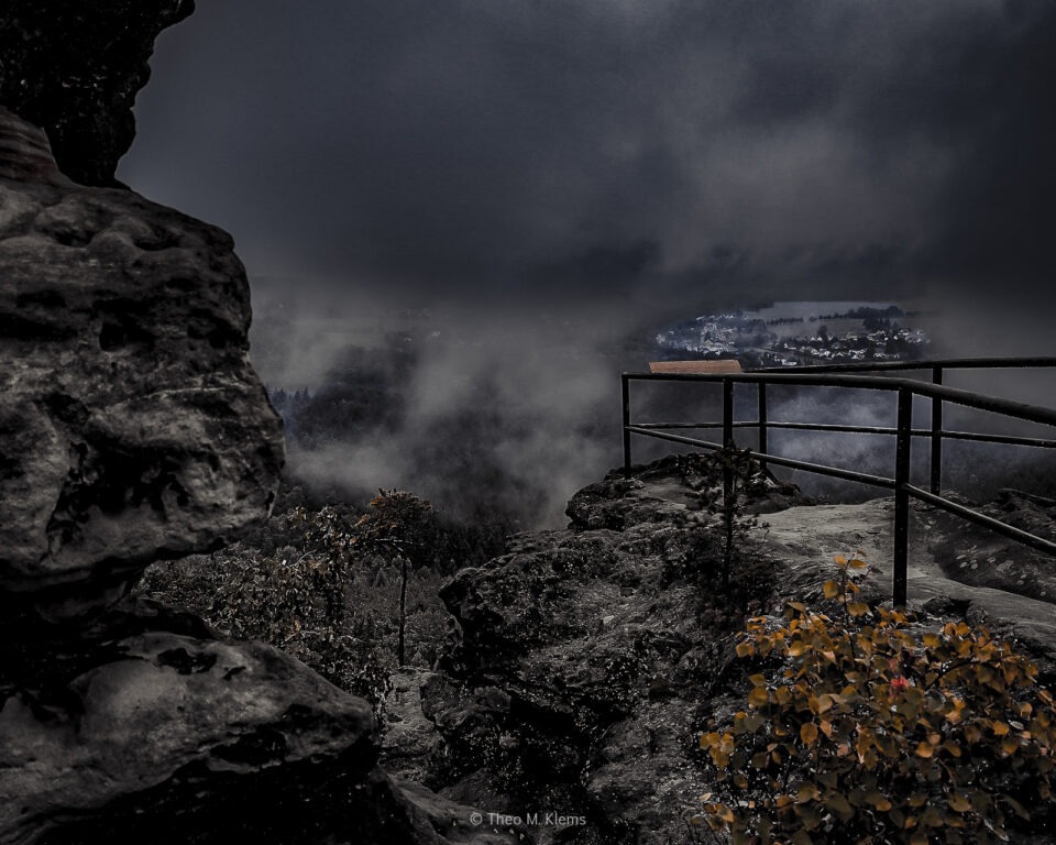 Nebel im Wald beim Wandern – veränderte Raumwirkung der Landschaft