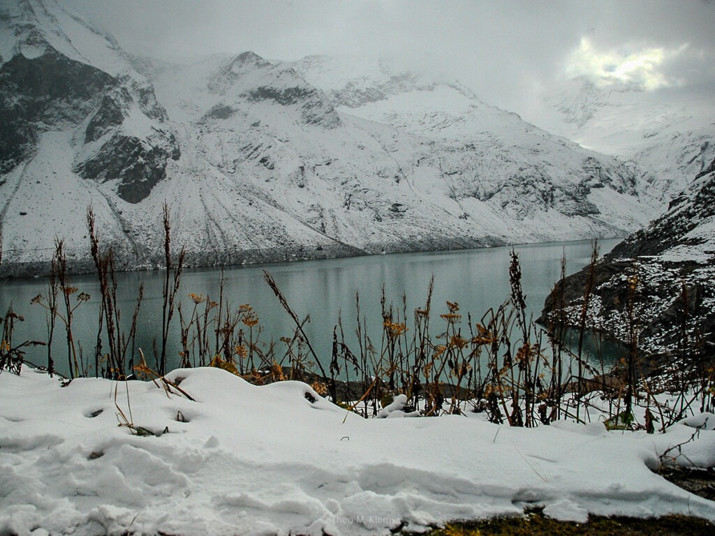 Panoramablick über den Mooserboden Stausee und das Tal bei Kaprun