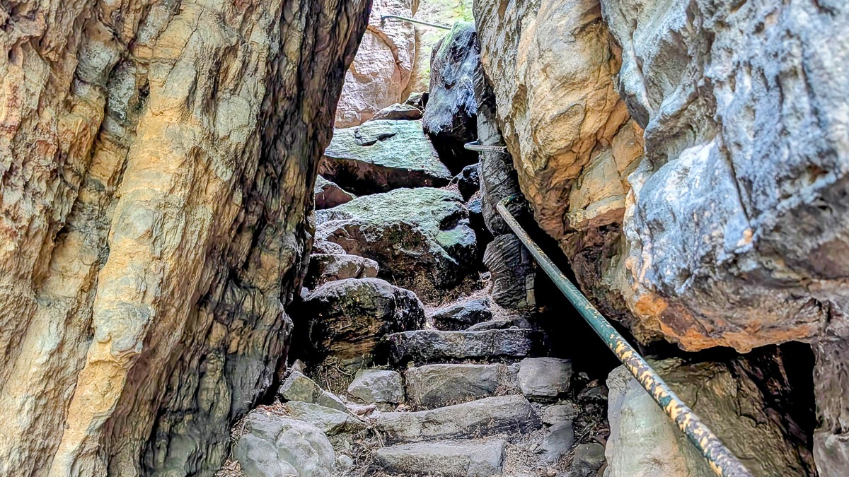 die färben des Sandsteins, Felsen am quirl